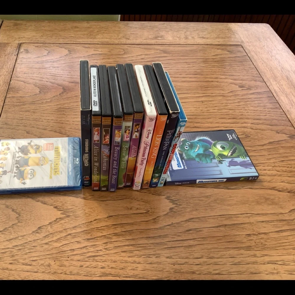 Disney, Universal and Pixar dvd movie bundle - Picture 2 of 2